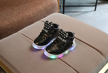 Load image into Gallery viewer, Autumn children's casual shining stars soft shoes girls LED luminous sports shoes children's cartoon boots EU21-30