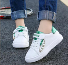 Load image into Gallery viewer, Spring boys sneakers kids shoes girls travel outdoor basket sports shoes children's breathable leather running shoes soft flat
