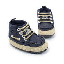 Load image into Gallery viewer, Baby Shoes I Love PaPa&MaMa Letter Printed Soft Bottom Footwear Heart-shaped 0-18M Newborn First walker