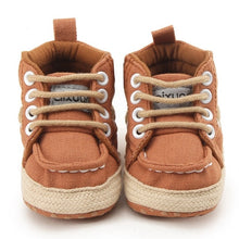 Load image into Gallery viewer, Baby Shoes I Love PaPa&MaMa Letter Printed Soft Bottom Footwear Heart-shaped 0-18M Newborn First walker