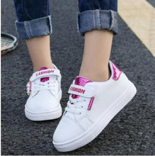 Load image into Gallery viewer, Spring boys sneakers kids shoes girls travel outdoor basket sports shoes children&#39;s breathable leather running shoes soft flat